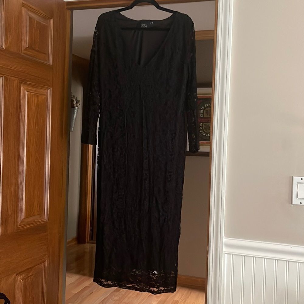 Longsleevedblack Lacedress